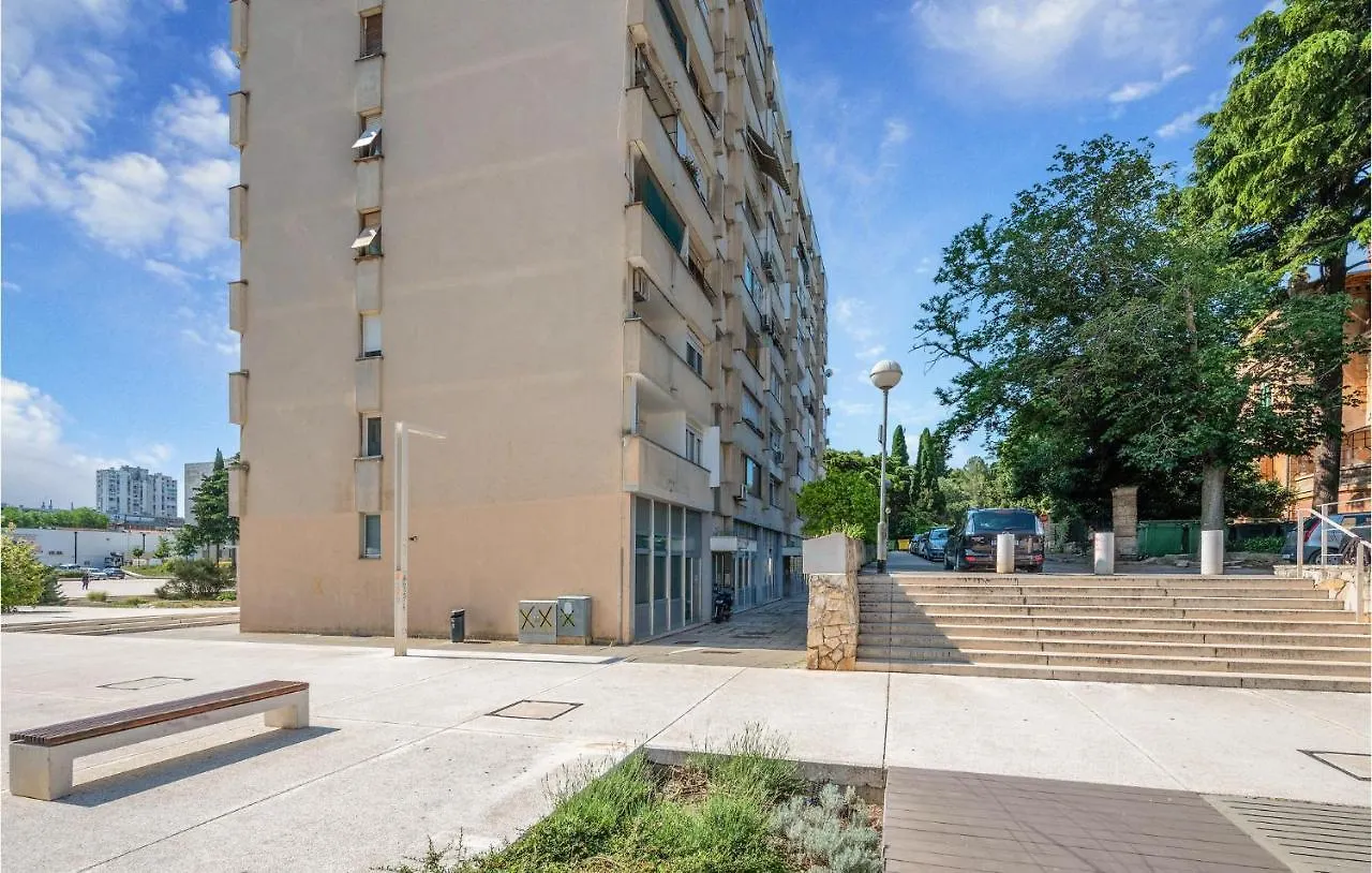 1 Bedroom Lovely Apartment In Pula